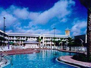 Comfort Suites Maingate East