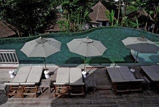Aana Resort