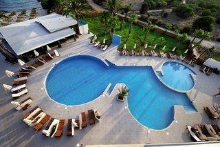 Adams Beach & Deluxe Wing