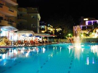 Koukounaria Hotel & Suites