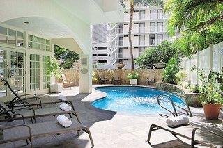 Coconut Waikiki Hotel