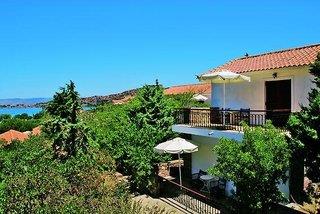 Delfinia Hotel & Bungalows