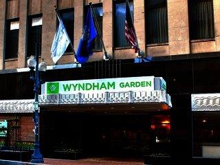 Wyndham Garden Baronne Plaza